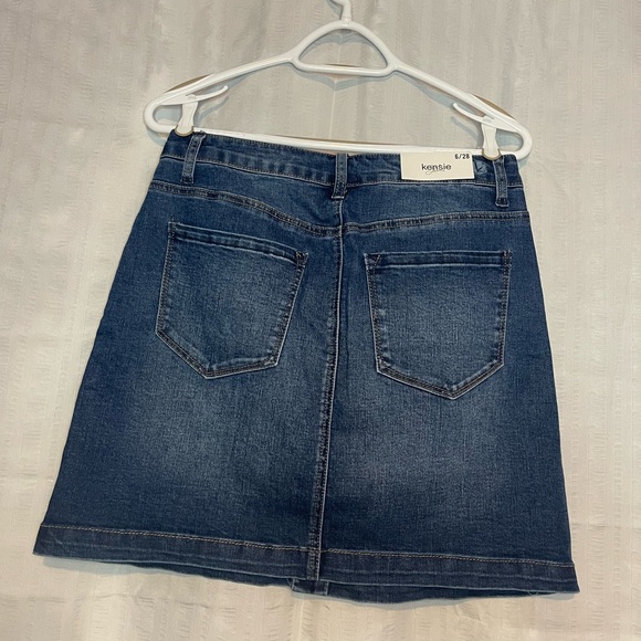 Women's Denim Mini-Skirt - Picture 2 of 4